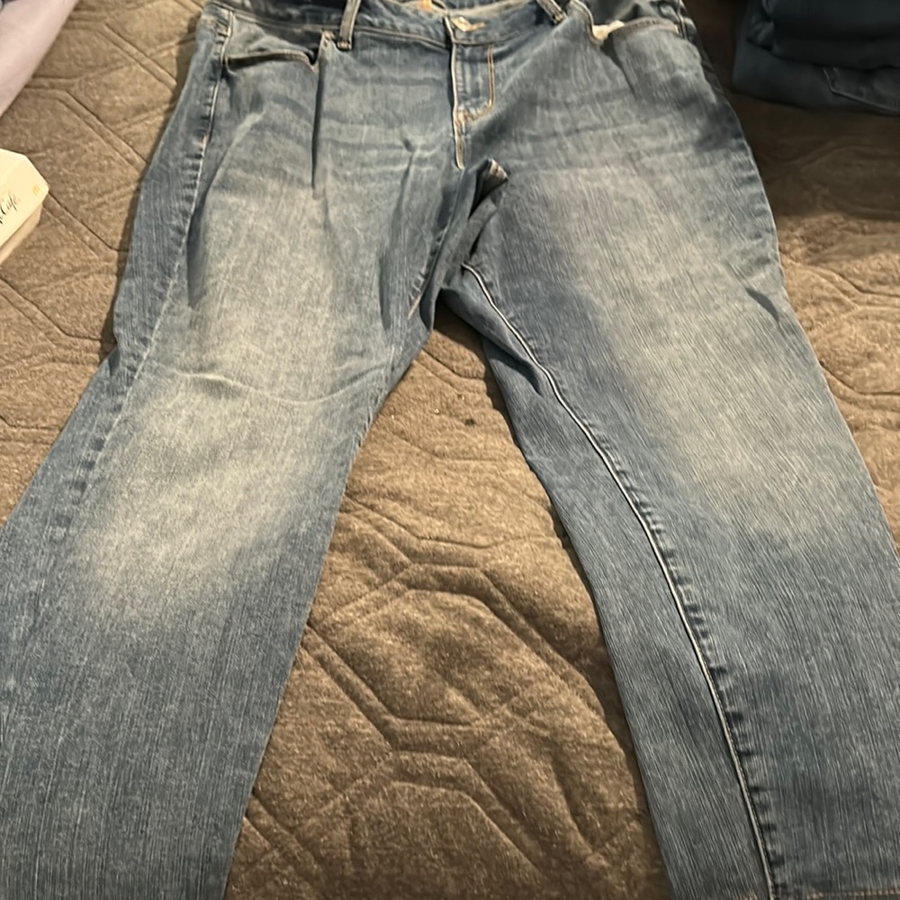 Like new Maurice brand skinny leg with plaid detail at the bottom